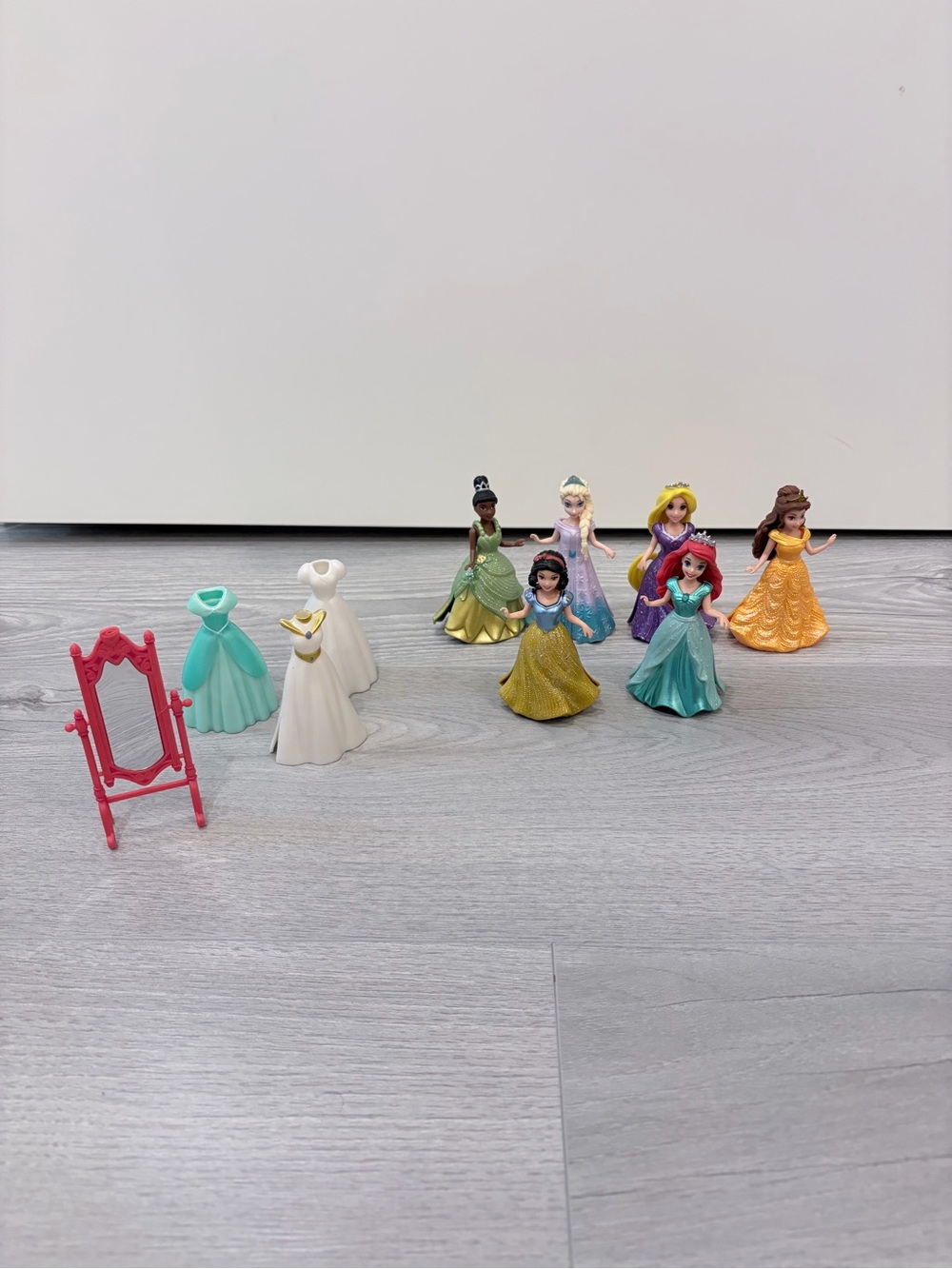Polly Pocket Disney Princess Magic Clip Dolls 2009 - lot of 6